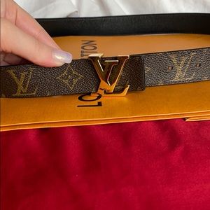 Louis Vuitton reversible belt